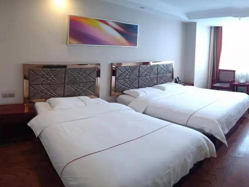 Greentree Inn Geermu Walking Street Business Hotel Golmud Bagian luar foto