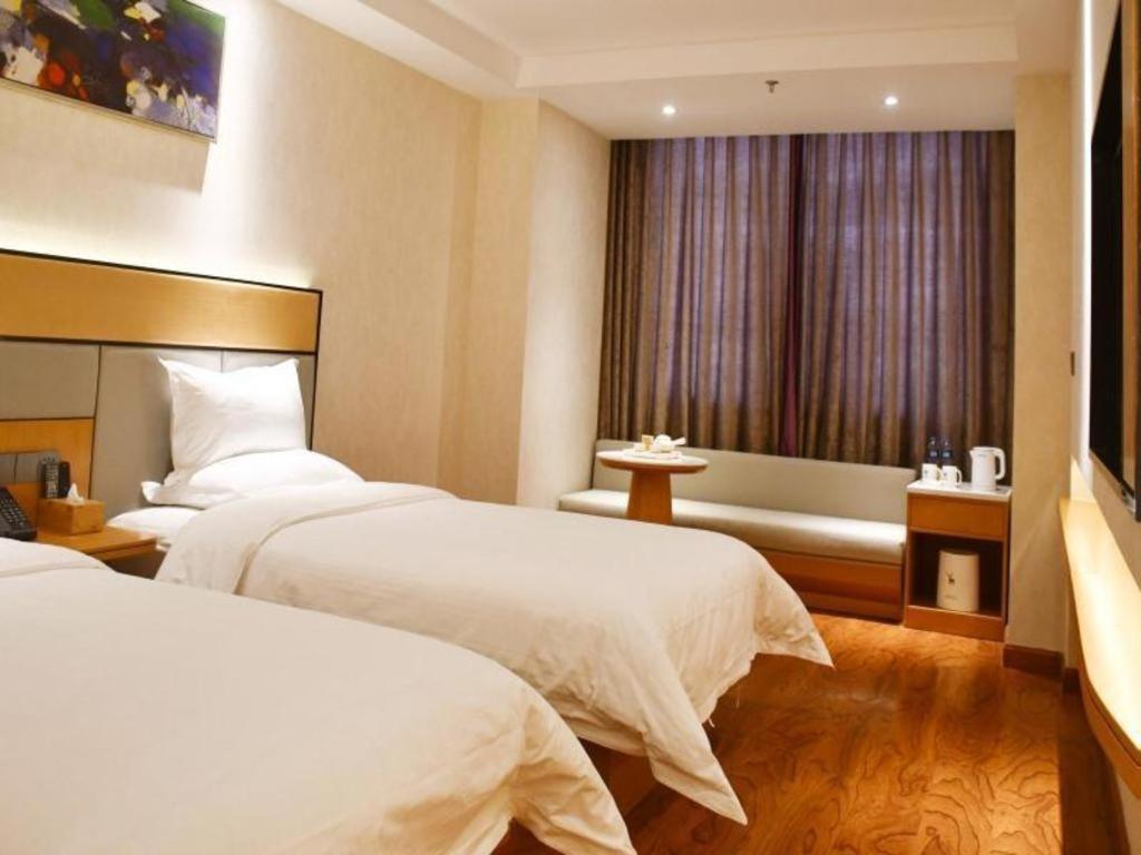Greentree Inn Geermu Walking Street Business Hotel Golmud Bagian luar foto