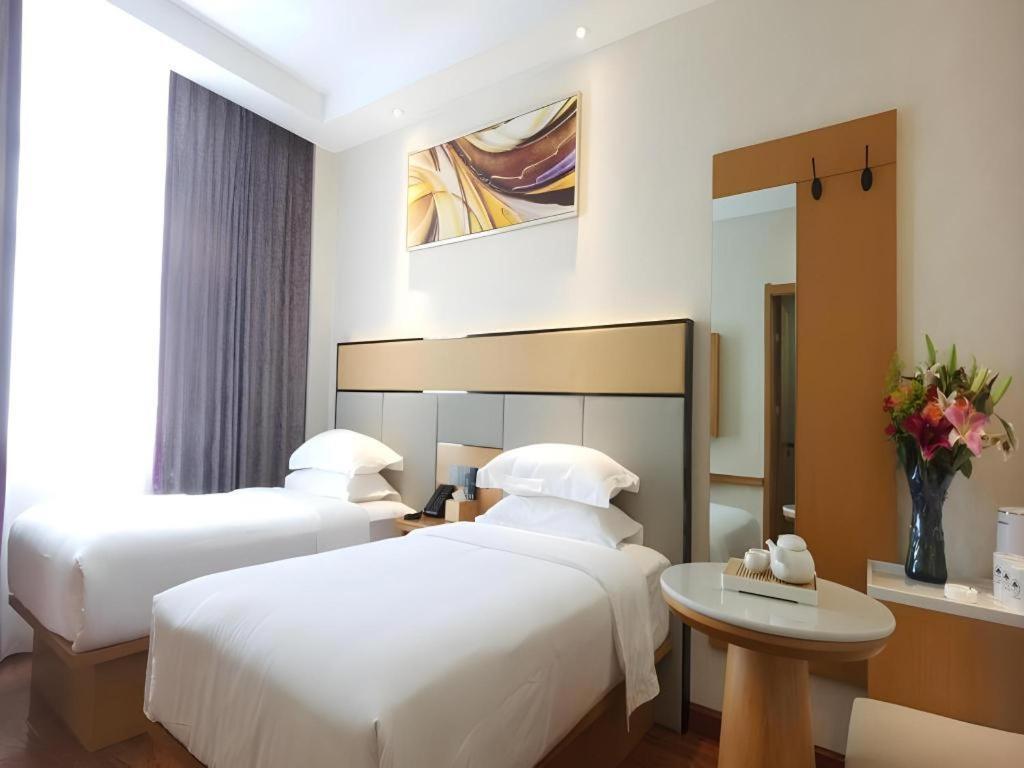 Greentree Inn Geermu Walking Street Business Hotel Golmud Bagian luar foto