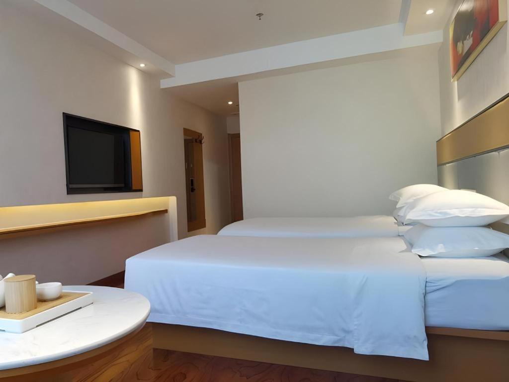 Greentree Inn Geermu Walking Street Business Hotel Golmud Bagian luar foto