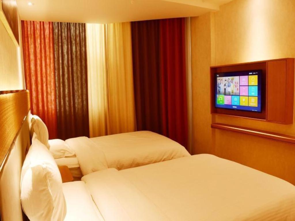 Greentree Inn Geermu Walking Street Business Hotel Golmud Bagian luar foto