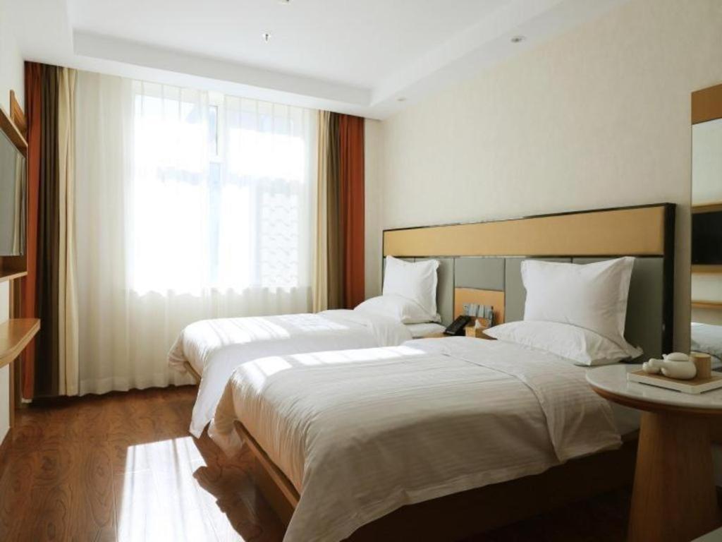 Greentree Inn Geermu Walking Street Business Hotel Golmud Bagian luar foto