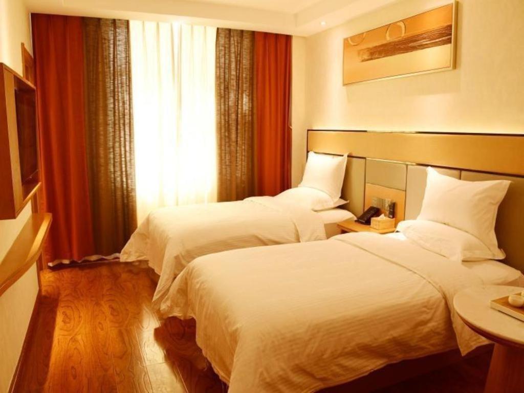 Greentree Inn Geermu Walking Street Business Hotel Golmud Bagian luar foto