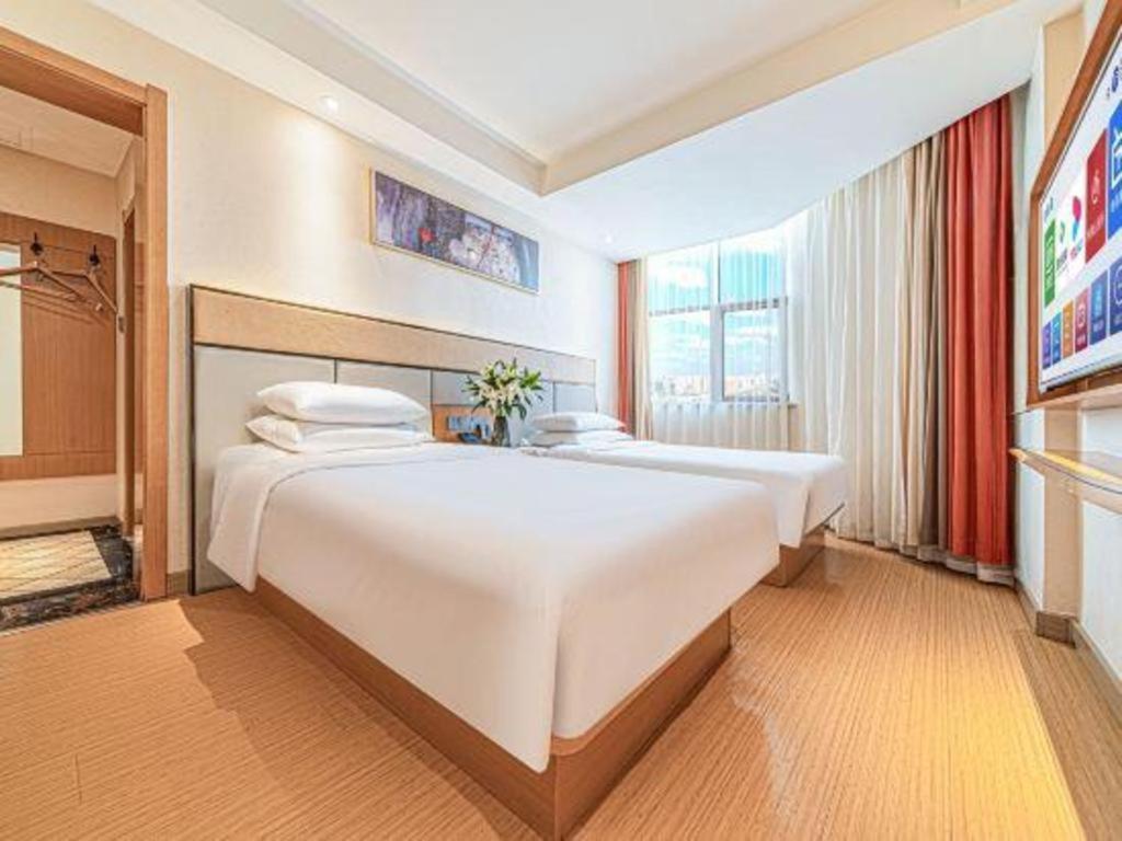 Greentree Inn Geermu Walking Street Business Hotel Golmud Bagian luar foto