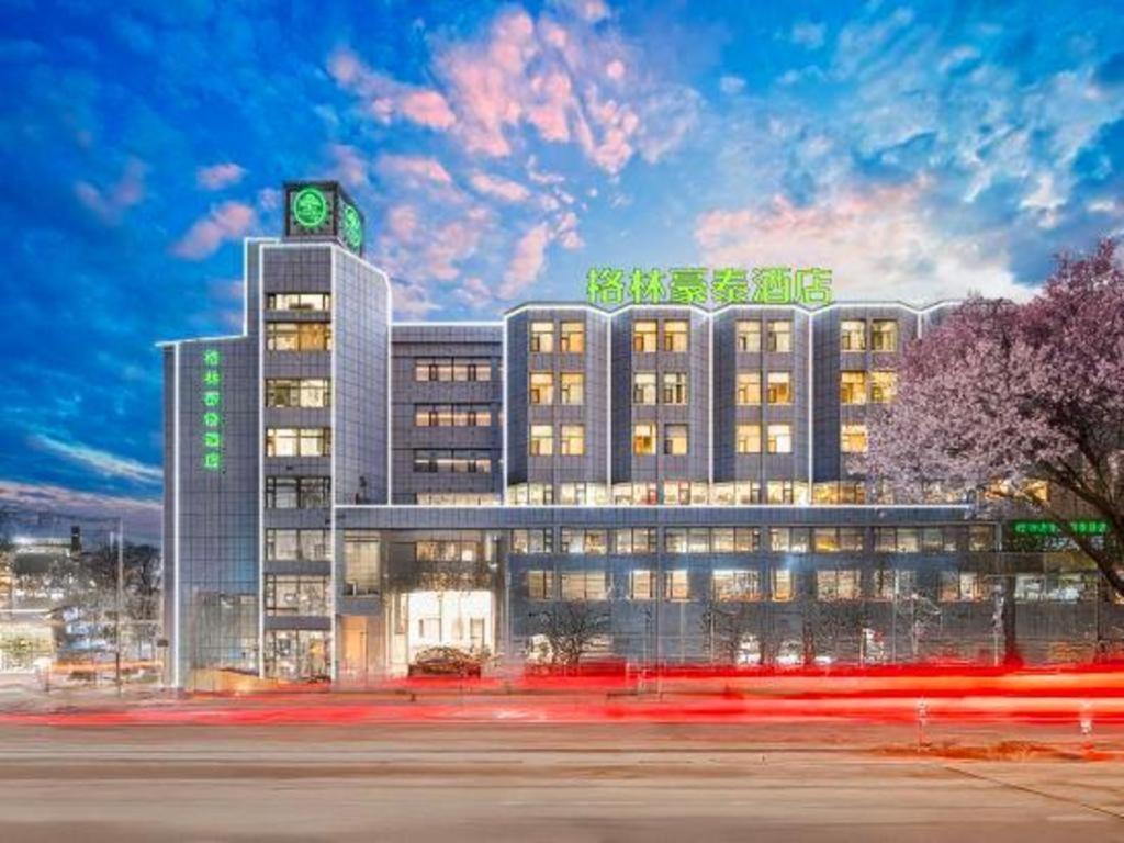 Greentree Inn Geermu Walking Street Business Hotel Golmud Bagian luar foto
