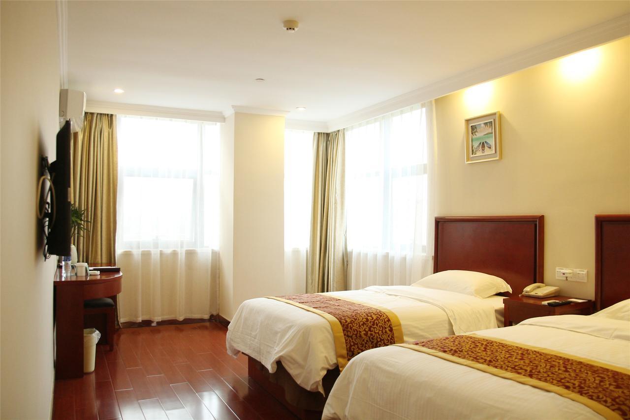 Greentree Inn Geermu Walking Street Business Hotel Golmud Bagian luar foto